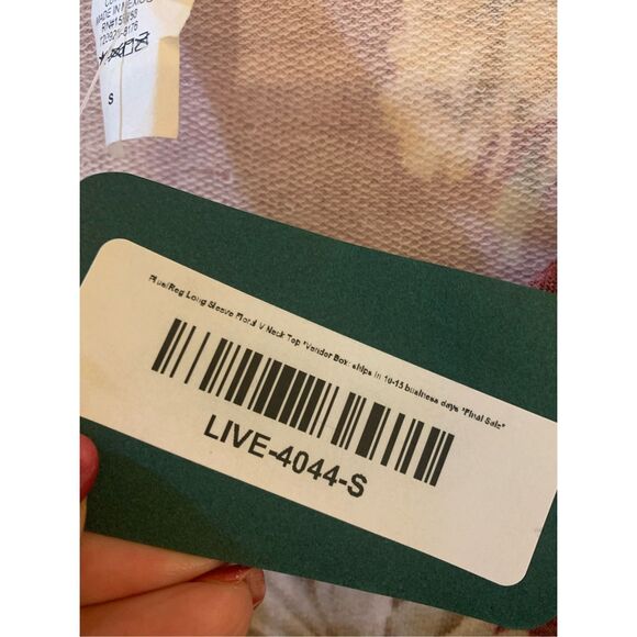 HONEY ME TOP BABY DOLL LONG SLEEVE BOHO MAUVE FLOWER PRINT V NECK SZ S NWT - Picture 6 of 10